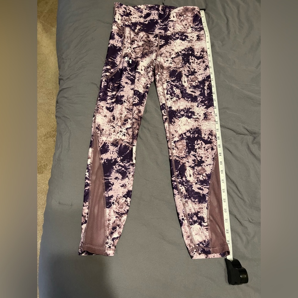 Under Armor compression leggings size Medium